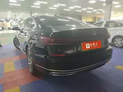 2023 Volkswagen Passat 430PHEV Luxury, чёрный — фото 10