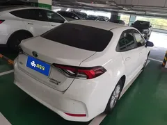 2022 Toyota Corolla 1.8L Hybrid E-CVT, белый — фото 3