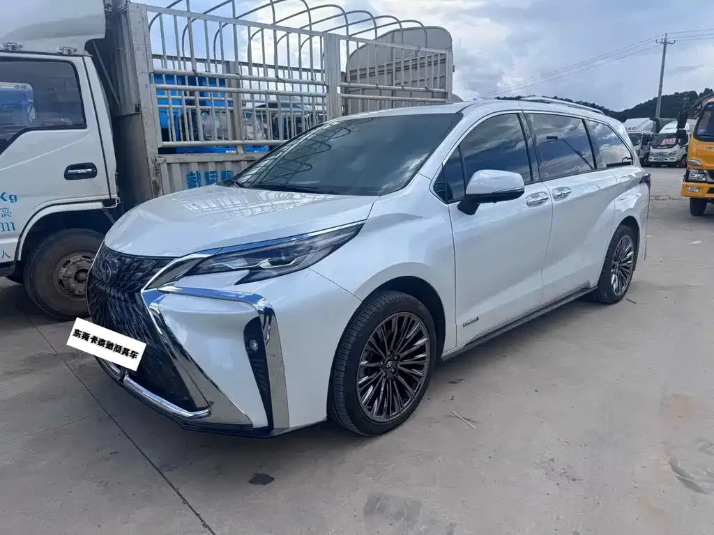 2023 Toyota Sienna 2.5L Hybrid Comfort
