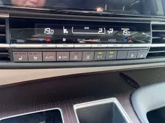 2023 Toyota Sienna 2.5L Hybrid Comfort, белый — фото 3