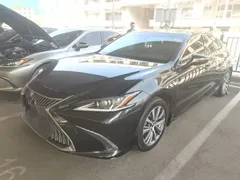 2020 Lexus ES 300h Excellence, чёрный — фото 1