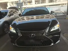 2020 Lexus ES 300h Excellence, чёрный — фото 3