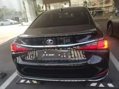 2020 Lexus ES 300h Excellence, чёрный — фото 6