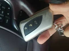 2020 Lexus ES 300h Excellence, чёрный — фото 9