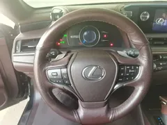 2020 Lexus ES 300h Excellence, чёрный — фото 11