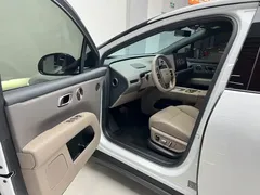2025 Li Auto i6 4WD Standard, белый — фото 8