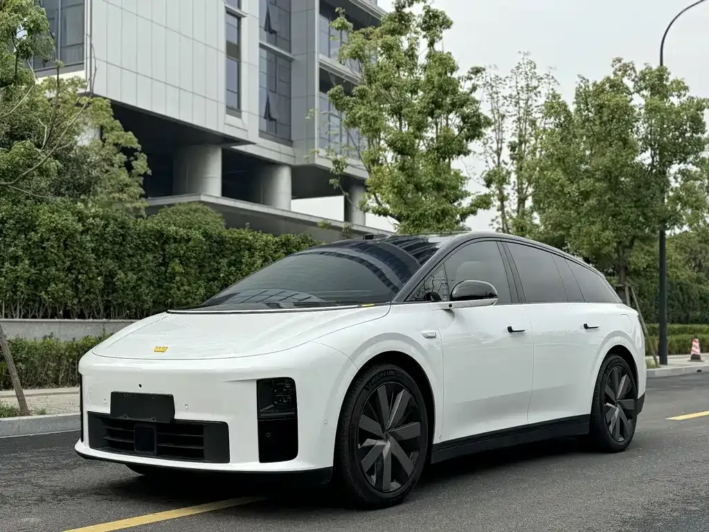 2025 Li Auto i6 4WD Standard