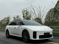 2025 Li Auto i6 4WD Standard, белый — фото 5