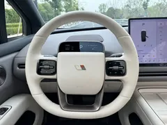 2025 Li Auto i6 4WD Standard, белый — фото 19