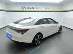2021 Hyundai Elantra 1.5L CVT LUX Premium, белый — фото 3