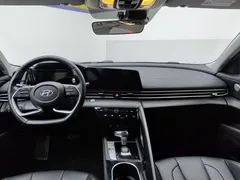 2021 Hyundai Elantra 1.5L CVT LUX Premium, белый — фото 12