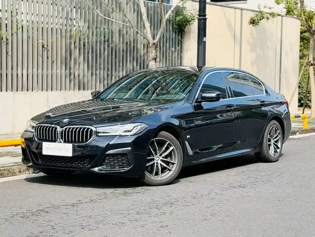 2022 BMW 5 Series 525Li M Sport Package