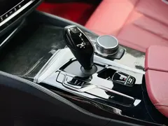 2022 BMW 5 Series 525Li M Sport Package, чёрный — фото 11