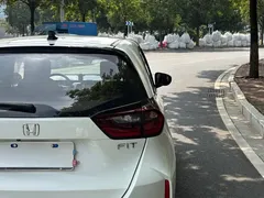 2021 Honda Fit 1.5L CVT, белый — фото 30