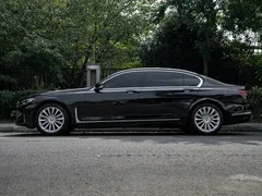 2021 BMW 7 Series 730Li Luxury Package, чёрный — фото 3