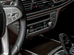 2021 BMW 7 Series 730Li Luxury Package, чёрный — фото 8