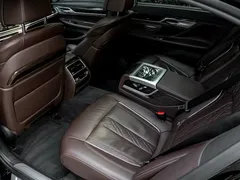 2021 BMW 7 Series 730Li Luxury Package, чёрный — фото 11