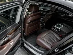 2021 BMW 7 Series 730Li Luxury Package, чёрный — фото 14