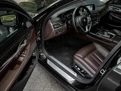 2021 BMW 7 Series 730Li Luxury Package, чёрный — фото 16