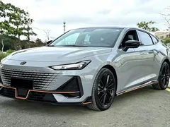 2023 Changan UNI-V 1.5T Sport — фото 1