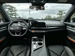 2023 Changan UNI-V 1.5T Sport — фото 4