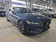 2023 Volvo S60 B4 Luxury, синий — фото 4