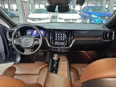 2023 Volvo S60 B4 Luxury, синий — фото 10
