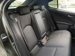 2020 Lexus UX 260h Hybrid, зелёный — фото 15