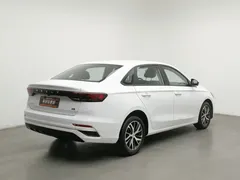 2022 Geely Emgrand 4th Gen 1.5L MT Luxury, белый — фото 2