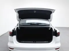 2022 Geely Emgrand 4th Gen 1.5L MT Luxury, белый — фото 16