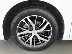 2022 Geely Emgrand 4th Gen 1.5L MT Luxury, белый — фото 17