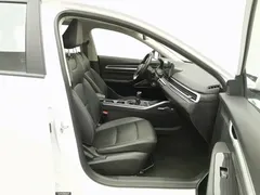 2022 Geely Emgrand 4th Gen 1.5L MT Luxury, белый — фото 23