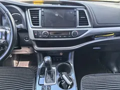 2021 Toyota Highlander 2.0T 4WD Luxury 7, чёрный — фото 13