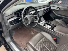 2022 Audi A8L 50 TFSI quattro Comfort Collector's Edition, чёрный — фото 9