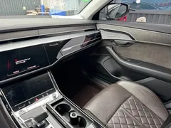 2022 Audi A8L 50 TFSI quattro Comfort Collector's Edition, чёрный — фото 11