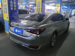 2022 Lexus ES 200 Excellence — фото 3