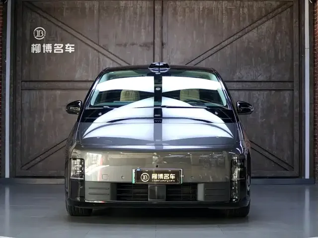 2024 Li Auto MEGA Ultra