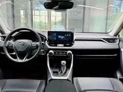 2023 Toyota Wildlander 2.0L CVT 2WD Luxury Plus, белый — фото 8
