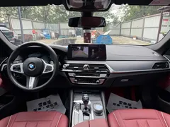 2022 BMW 5 Series 530Li M Sport Package, чёрный — фото 12