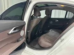 2023 BMW 1 Series 120i M Sport, белый — фото 14