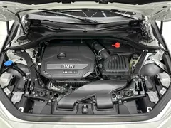 2023 BMW 1 Series 120i M Sport, белый — фото 20