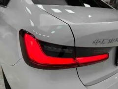 2023 BMW 3 Series 320i M Sport Package, белый — фото 24