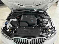 2023 BMW 3 Series 320i M Sport Package, белый — фото 26