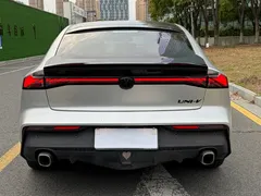 2022 Changan UNI-V 1.5T Premium — фото 5