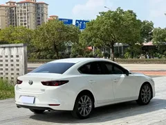 2021 Mazda 3 2.0L AT, белый — фото 7