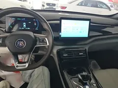2024 BYD Qin PLUS Honor DM-i PHEV 55km Leading, белый — фото 10