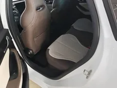 2024 BYD Qin PLUS Honor DM-i PHEV 55km Leading, белый — фото 17