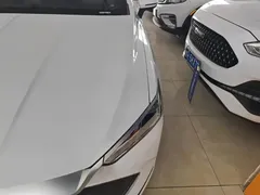 2024 BYD Qin PLUS Honor DM-i PHEV 55km Leading, белый — фото 24