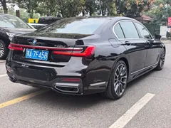 2019 BMW 7 Series 740Li Leading M Sport Package, чёрный — фото 2