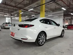 2022 Mazda 3 2.0L AT, белый — фото 6